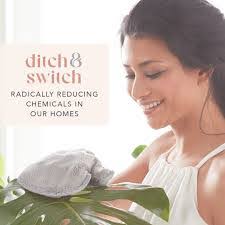 Renee Moffitt's Instagram, Twitter & Facebook