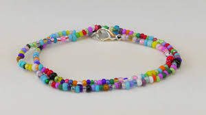 Wer möchte, kann das armband nun noch weiter verzieren, beispielsweise indem er perlen auffädelt. Perlenarmband Diy Pearl Bracelet Armband Aus Perlen Selber Machen Perlen Ideen Deutsch Youtube