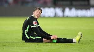 Wout weghorst is a dutch professional footballer who plays as a striker for bundesliga club vfl wolfsburg and the netherlands national team. Vfl Wolfsburg News Schmadtke Spricht Uber Weghorst Zukunft