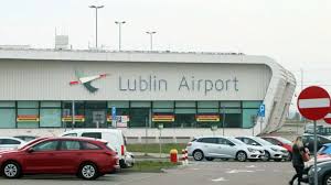 إغلاق مؤقت لمطارَي جيشوف ولوبلين في بولندا بسبب عمليات عسكرية في الأجواء  أعلنت السلطات البولندية أن مطارَي جيشوف ولوبلين في جنوب شرقي البلاد قد تمّ  إيقافهما مؤقتًا عن العمل، لإتاحة المجال الكامل