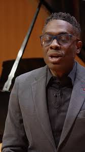 Rhiannon Giddens ने नई फ़ोटो जोड़ी.