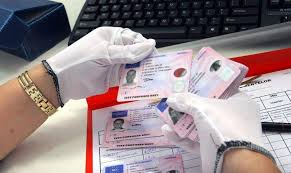 Acest serviciu poate fi achitat cu cardul bancar prin intermediul portalului sau la oficiile îs „poşta moldovei. VeÈti De UltimÄ OrÄ Pentru Cei Care Trebuie SÄ Èi Schimbe Permisul De Conducere