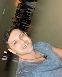 𝗧𝗯𝘁 𝗧𝗵𝗿𝗼𝘄𝗯𝗮𝗰𝗸 𝗧𝗵𝘂𝗿𝘀𝗱𝗮𝘆 🎬 En esta ocación con las  bellas candidata a Miss Capiatá (𝗱𝗲 𝗮𝗻̃𝗼𝘀 𝗮𝗻𝘁𝗲𝗿𝗶𝗼𝗿𝗲𝘀). Se  caracterizan por ser estudiantes, emprendedoras y sobre todo buena gente 🧹  𝗔𝗻̃𝘂𝗮̃ 𝗺𝗯𝗮𝗿𝗲𝘁𝗲́ ...