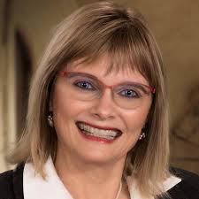 Ellen Wood-Central Oregon Property Specialist with Cascade Sotheby's I.R.