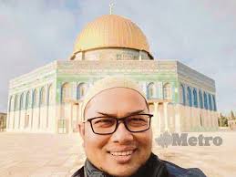 Perjalanan dari masjidil haram ke masjidil aqsa sekumpulan orang yang hanya menutup kemaluan mereka dengan secebis kain, dihalau seperti binatang ternakan, makan bara api dan batu dari. Kota Penuh Keberkatan