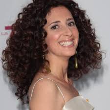 Io mi sono resa conto di esagerare nelle pulizie di casa. A Milano me ne  sono resa conto. Noi parliamo di pulizie, facciamo pulizie tutto il giorno…  Invece il milanese no. Il