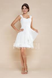 Fluidité, légèreté et pureté sont les mots qui décrivent le mieux cette magnifique tenue de mariage. Chic Robe Blanche Pas Cher Sur Persun Fr Pur Radieux