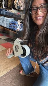 Mandy Cloud's Instagram, Twitter & Facebook