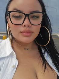 La primera que llega al local, la última en irme... 🥺👌 pero pronto D...