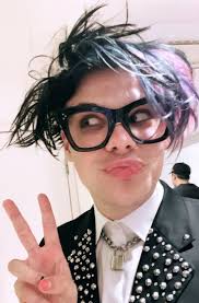 Yungblud, glasses, outfit, hair, artist