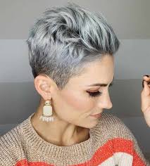 Pin de Kerri Dean en Hair cuts en 2025