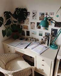 I M Simply In Love With This Study Space From Pinterest Follow Us For More Inspi School Desk Organization Waiting Room Decor Dorm Room Organization
