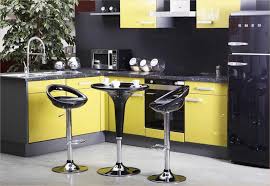 Cuisine Mur Jaune Moutarde Inspirations Et Cuisine Jaune Et Gris Des Home Kitchens Retro Kitchen Yellow Kitchen