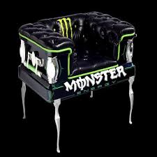 Chair is in relatively good condition but there is some creaking (which can be addressed with grease and/or replacement parts) and a small tearing in the pu leather. Venta Monster Energy Gaming Chair En Stock