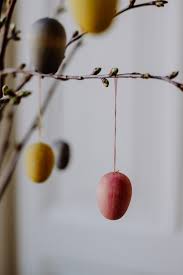 Holz Einer Naturlich Farben Nachhaltige Osterdekoration Osterdeko Ostern Kinderbasteleien