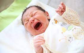 Panas pada bayi perlu diwaspadai jika anak mengalami tanda seperti muntah dan kejang saat demam. Mengatasi Demam Atau Panas Pada Bayi Honestdocs