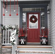 Enjoy free shipping & browse our great selection of outdoor christmas decorations, outdoor a 67 cord assures easy placement in a window, on the lawn, as part of a storefront or wherever you want to add the holiday gift of sweet surprise! Outdoor Christmas Decorations For A Holiday Spirit Family Holiday Net Guide To Family Holidays On The Internet