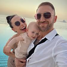 2025 all wrapped up 🙌☺️🇵🇱🇬🇧 Such a busy year building beautiful  memories, from Mia's 1st birthday, a trip to Dubai, a Christening in  Poland, a road trip through Poland and much more!