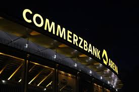Abmessung 350 x 350 x 800 mm. Eintracht Frankfurt Vor Kooperation Mit Deutscher Bank