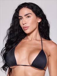 Mirror Mirror 😇 Model Bianca Taylor Delgado (@biancataylorm)