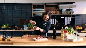 Cel mai important este sa gasiti o bucata de carne buna si de calitate. Cum Pregatim Ceafa De Porc Tips Tricks Bucataria Lidl Youtube