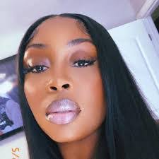 Ebony Chambers's Instagram, Twitter & Facebook