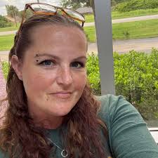 Ladies it may not be for you, but I want a textured/spiral perm. Anyone  good you can recommend? Looking for something like this.