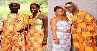 En pays baoulé, le pagne revêt une signification particulière (les baoulés sont un peuple appartenant au groupe akan. 5 Cute Ivorian Couples In A Baoule Loincloth Afroculture Net
