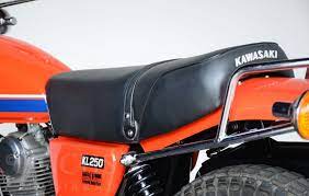 This lightweight dualsport motorcycle was used for several years by the us military for a variety of tasks. Fuchs Motorrad Bikes Kawasaki Kl 250