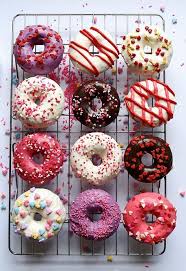C Est Deja La Rentree Pour Les Enfants On Vous Propose 5 Idees Recettes Pour Le Gouter A Faire A La Mais Recette Gouter Beignets Chocolat Glacage De Beignets