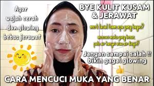 Sebelum memulai cara mencuci muka yang benar, umumnya anda bisa menggunakan rangkaian milk cleanser dan toner di tahap pertama. Cara Membuat Wajah Putih Glowing Hanya Dengan Air Mawar Dan Baby Oil Wulanhusna Youtube