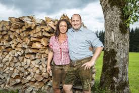 Die bauern entscheiden sich aus eingesendeten bewerbungen für zwei frauen bzw. Hohenflug Der Gefuhle Bei Bauer Sucht Frau Morgen Um 20 15 Uhr Bei Atv Ufa