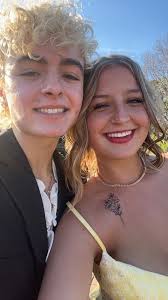 daughter struggling with college dorm adjustment