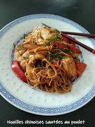 Nouilles Chinoises Sautees Au Poulet Recettes Voyageuses De Barbara Cuisine Asiatique Nouilles Chinoises Recette Riz Poulet