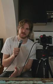 But if i do reply, it is me. Bo Burnham Inside Is An Emotional Comeback For The Vine Star Turned Writer Tv Fanatic