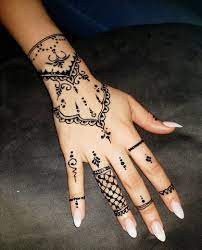 While the term henna is arabic and is tied to many cultures and religions, it's most predominant in india where it's known as mehndi. Henna In Hannover Henna Tattoo