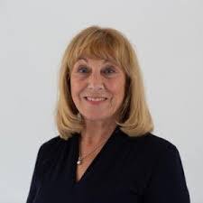 Arlette Foster's Instagram, Twitter & Facebook