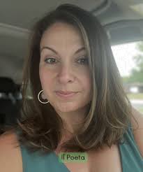 Non sono più sua moglie. Sono la sua ex. E benedetto sia questo titolo.  Perché dietro quella parola non c'è fallimento. C'è forza. C'è coraggio.  C'è una donna che un giorno ha