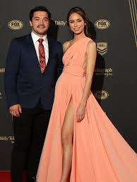 Genç futbolunu old bar pirates ve taree red rovers için oynadı ve st. Dally M 2019 Nrl Awards Red Carpet Live Stream Fashion Daily Telegraph
