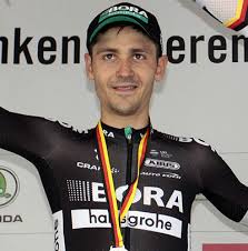 Emanuel buchmann, jos van emden and natnael berhane out of giro d'italia after big crash on stage 15. Kurz Und Knackig Emanuel Buchmann Radsport News Com