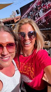 The last time I was in Cabo I was 10 weeks preggo with Rev. I'm 13 months  post partum and I'm still not where I was before her. And honestly, I don't