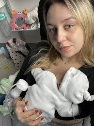 Rachel Derrick's Instagram, Twitter & Facebook