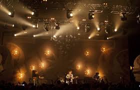 Light Fantastic The Art And Design Of Stage Lighting The Lighting For Bombay Bicycle Club Is Absolutely Fantastic Their Designer Squib Specs Mac Tw1 Stage Lighting Design Stage Set Design Concert Stage Design