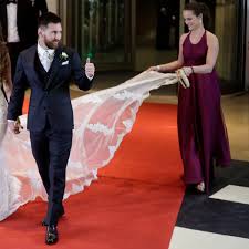 Im anschluss an die private zeremonie in einem. Messi Heiratet Antonella Promi Hochzeit In Argentinien Der Spiegel