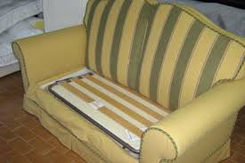Abbiamo acquistato questo piccolo divanolorianaabbiamo acquistato questo piccolo divano per comodochiara001il divano seppur compatto risulta comodo, con l'aggiunta di qualche cuscino anche. Piccolo Divano Letto Su Misura Divani Santambrogio