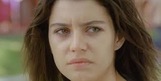 Beren saat 26 şubat 1984 tarihinde ankara'da dünyaya geldi. Beren Saat In 8 Mart Paylasimina Tepki Yagdi