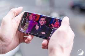 Depuis plusieurs semaines, les étudiants manifestent pour protester contre la hausse des frais de scolarité pour les étudiants étrangers venant en france. Comment Regarder La Tv Sur Son Smartphone Ou Sa Tablette