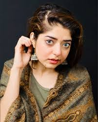 Melody Horn's Instagram, Twitter & Facebook