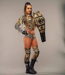 Britt Baker with the new AEW Women's World Title Belt : r/SquaredCircle