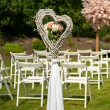 Die hochzeit ist geplant und ihr garten wird zu dem ort, an dem die trauung unter freiem himmel stattfindet? Vintage Hochzeitsdeko Mieten Deko Point